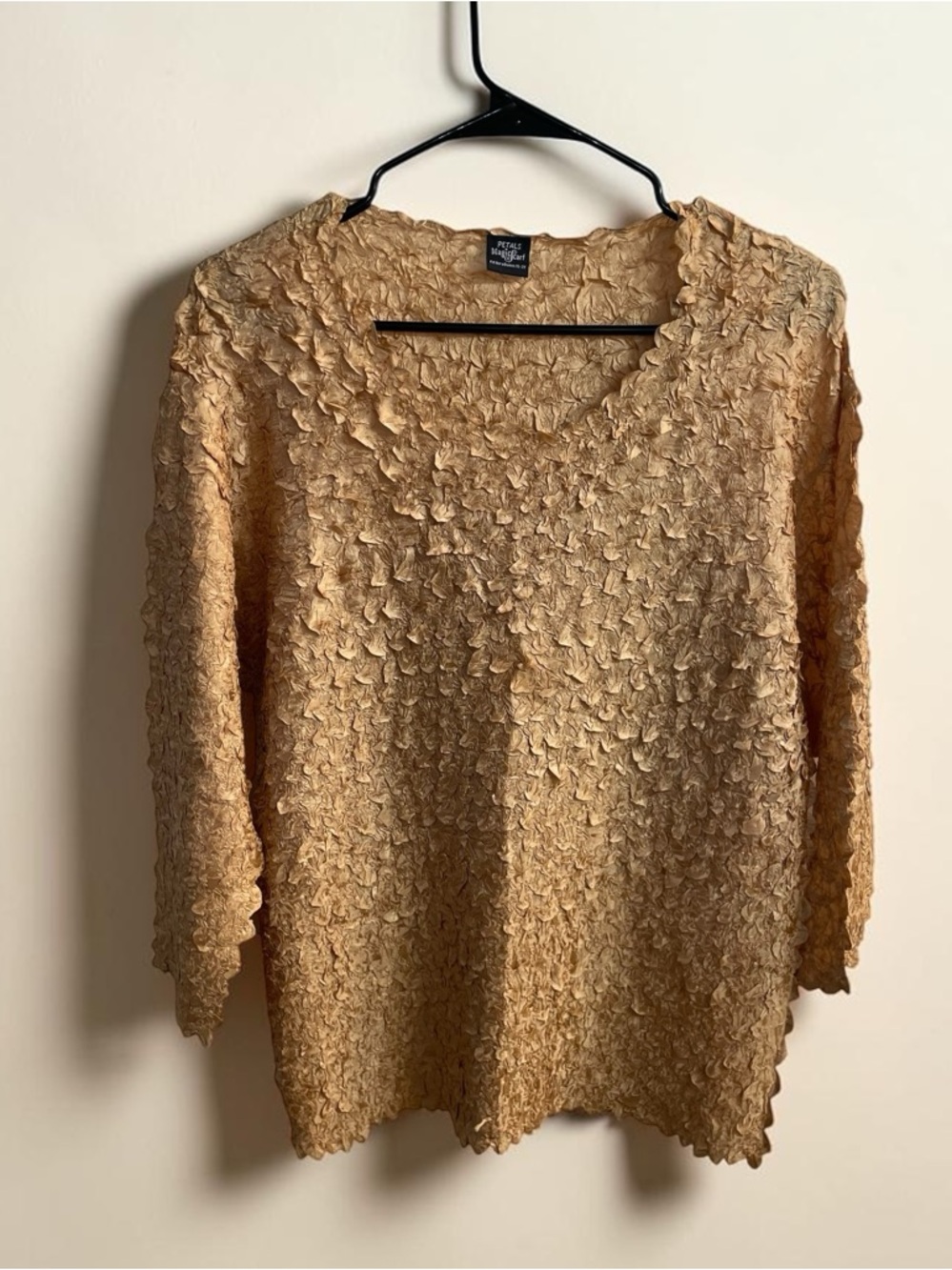 Vintage Magic Crush Top
Petals Magic Scarf Gold Y2K
Textured Stretch XL 2X
